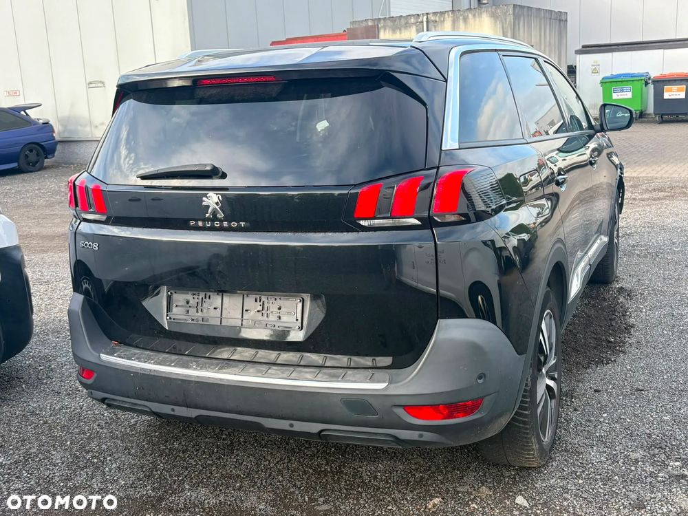 Peugeot 5008 - 3