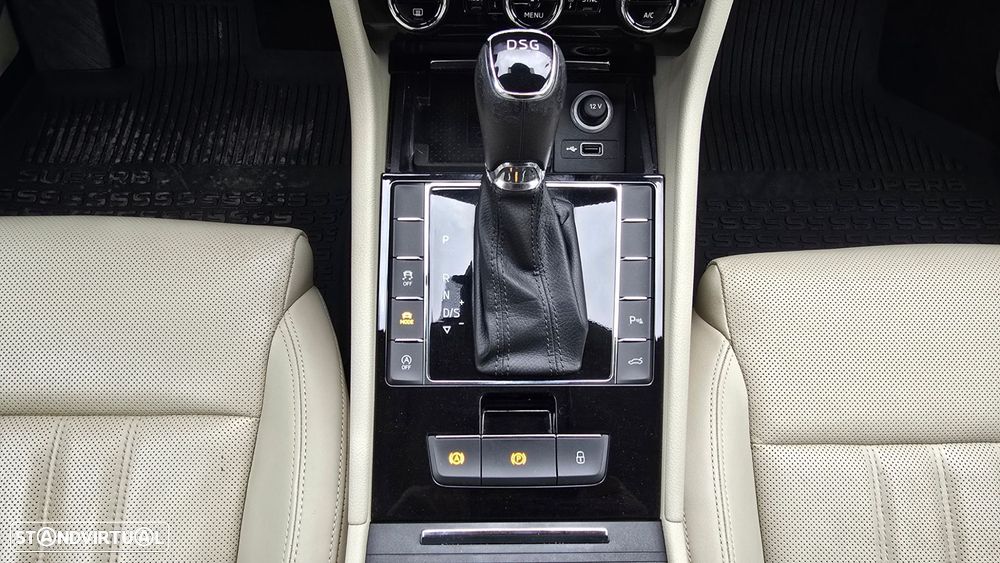 Skoda Superb Break 2.0 TDI Laurin&Klement DSG - 53