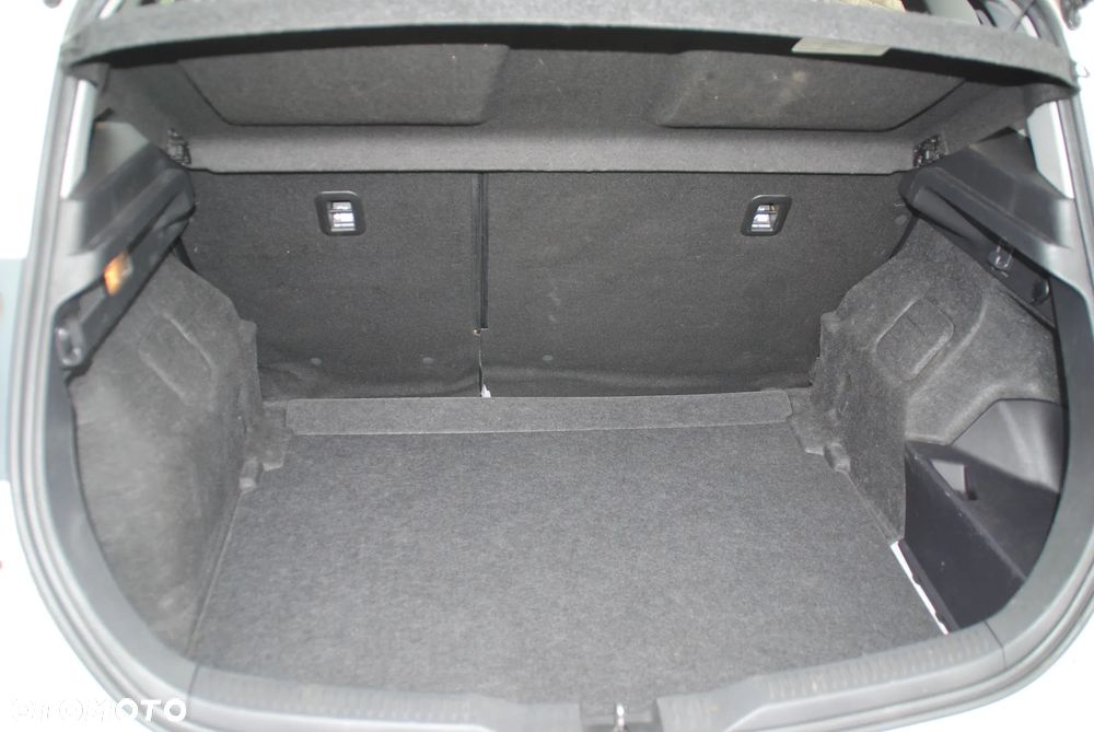 Toyota Auris Hybrid 135 Active - 19