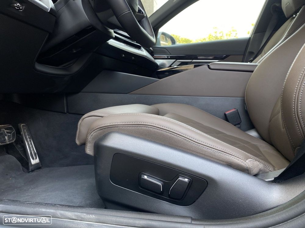 BMW 530 e Pack Desportivo M — fotografia 18