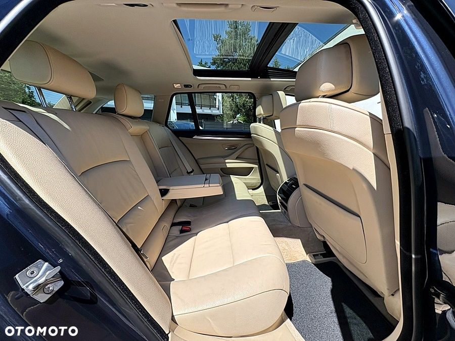 BMW Seria 5 520d - 24