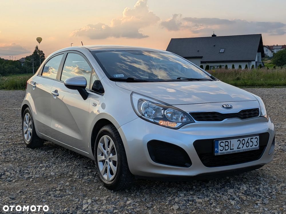 Kia Rio 1.2 L - 5