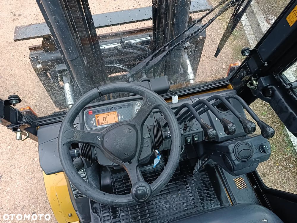 Caterpillar DP 30N - 13