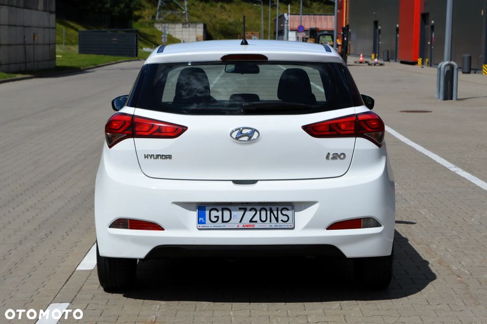 Hyundai i20 1.2 BlueDrive Classic + - 29