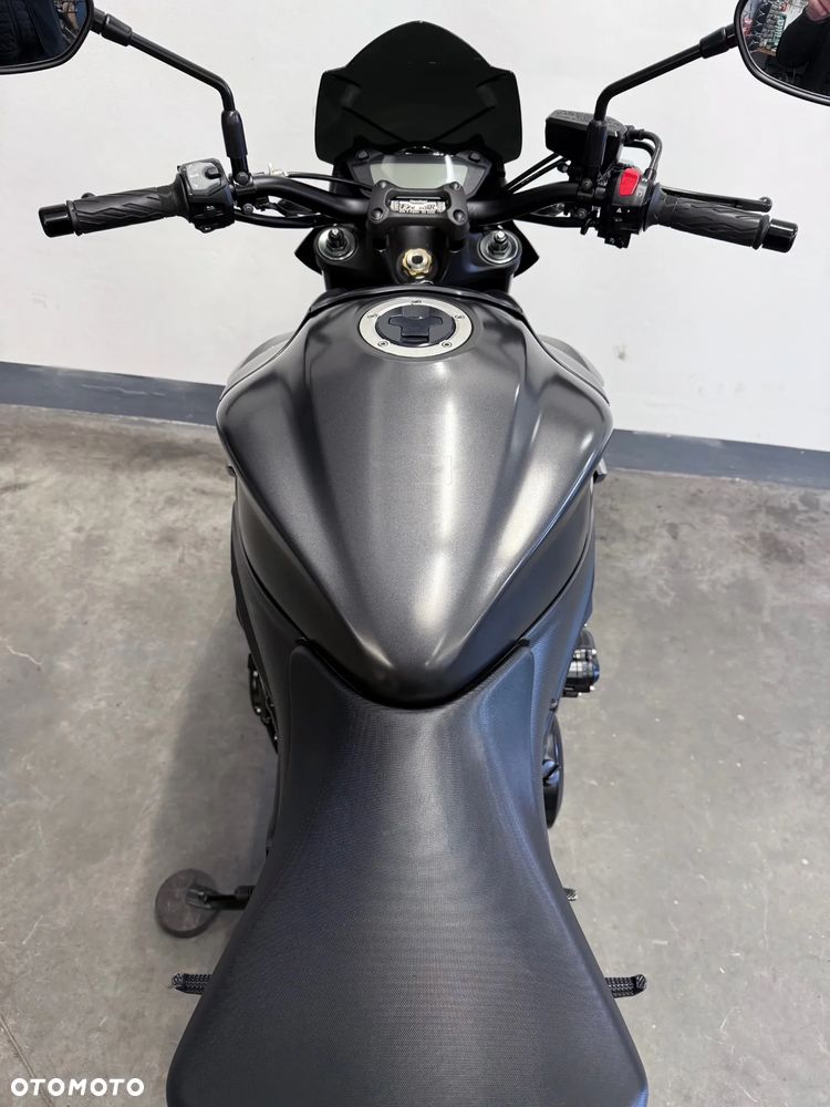 Suzuki GSX - 38