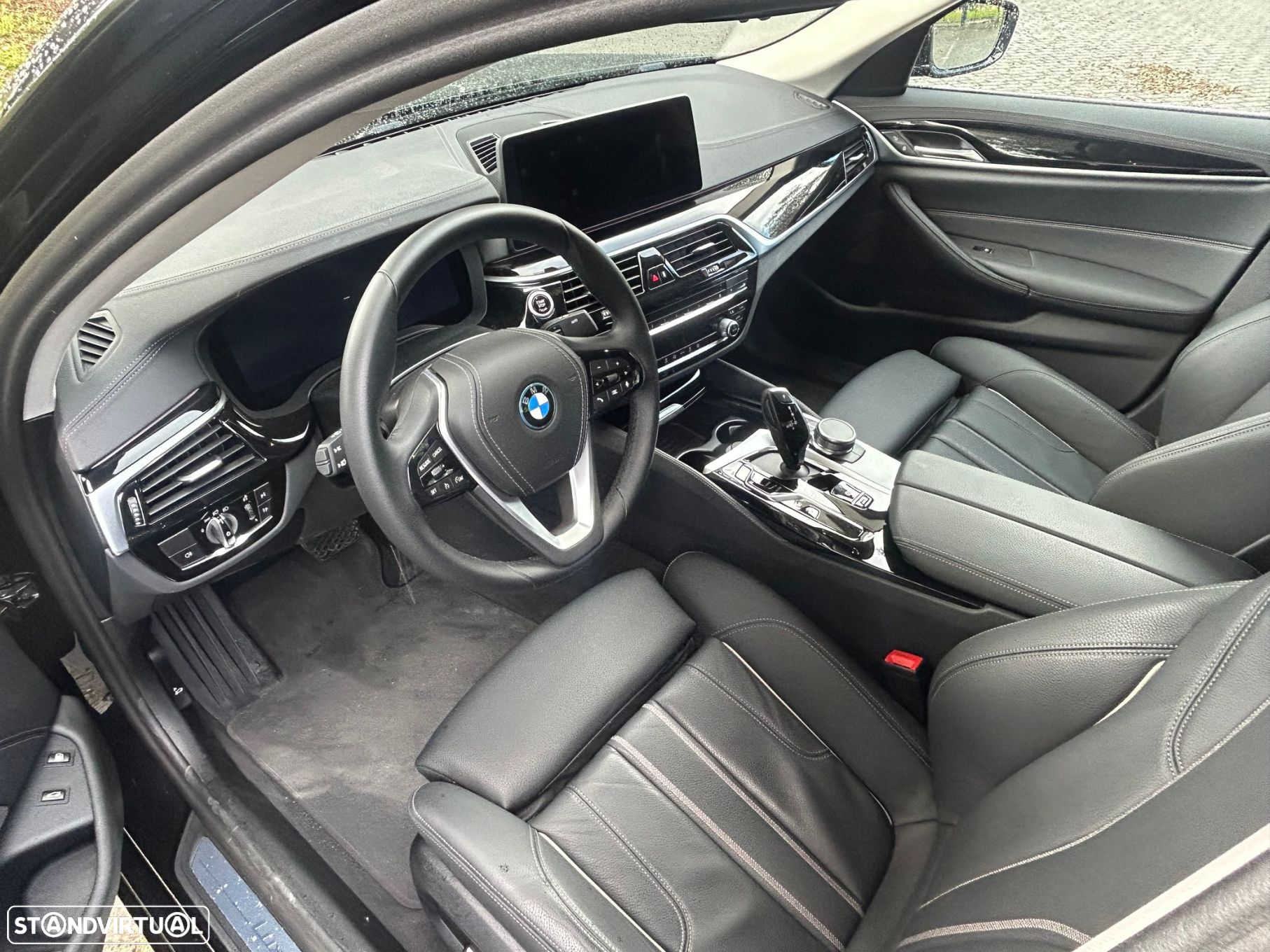BMW 530 e Line Luxury - 14
