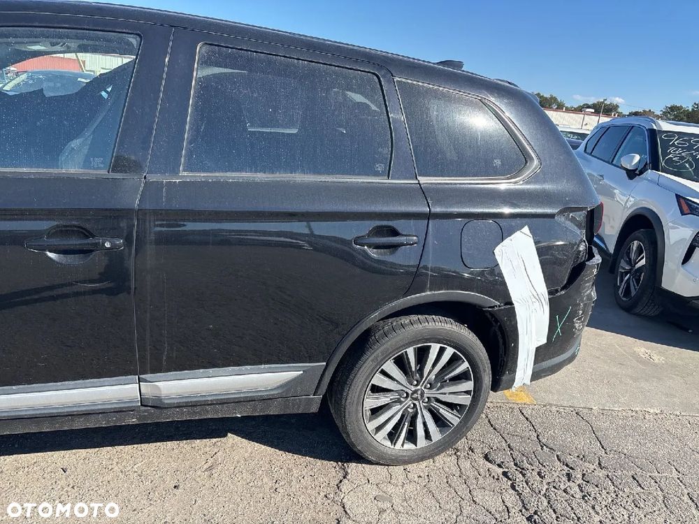 Mitsubishi Outlander - 37