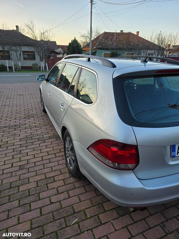 Volkswagen Golf - 6
