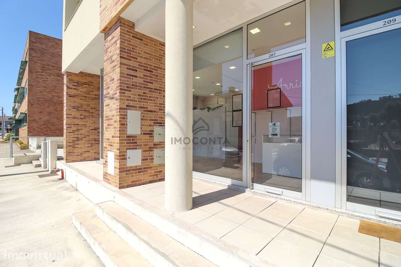 Loja para Arrendamento em Valongo | 43 m² | 550 €/mês - Grande imagem: 2/18