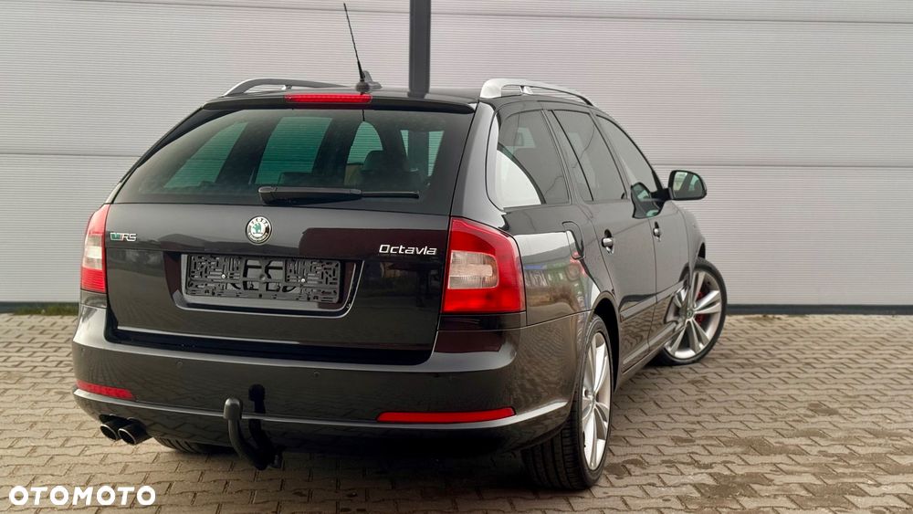Skoda Octavia 2.0 TDI DPF DSG RS - 23