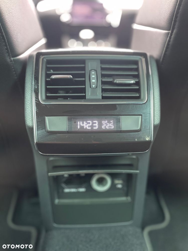 Skoda Superb 2.0 TDI DSG Style - 16