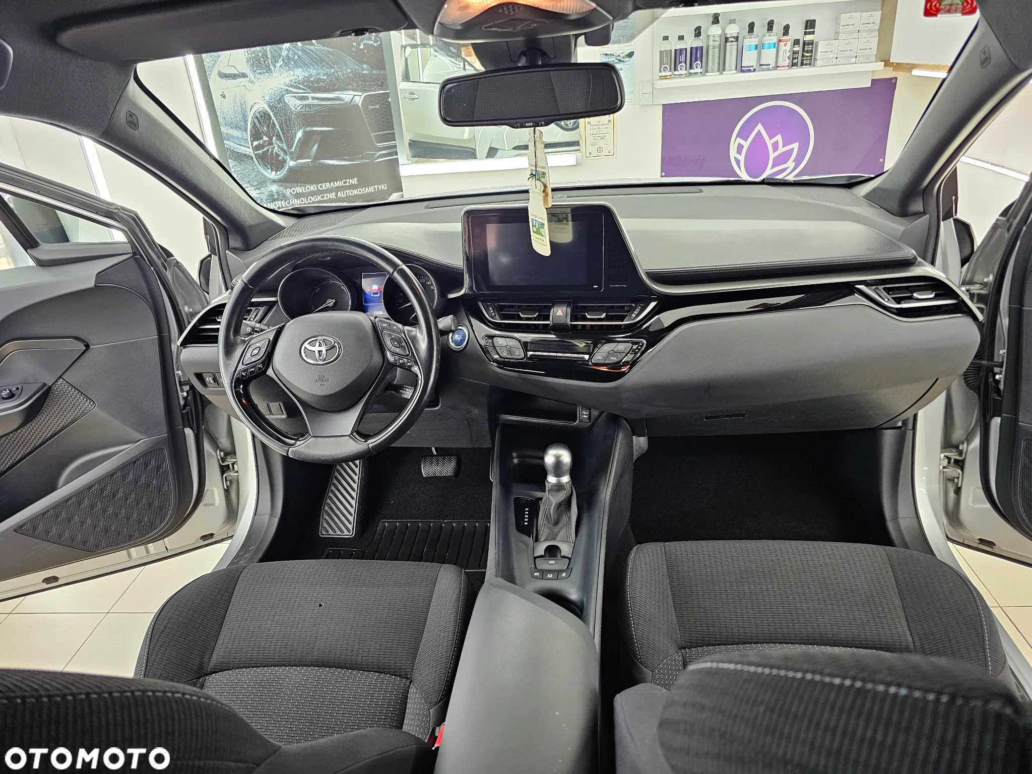 Toyota C-HR - 9