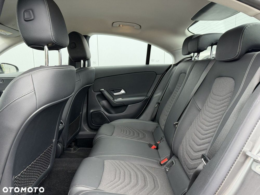 Mercedes-Benz CLA 200 mHEV 7G-DCT - 17