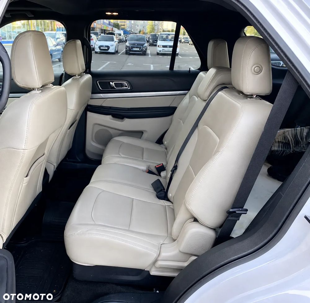 Ford Explorer - 17