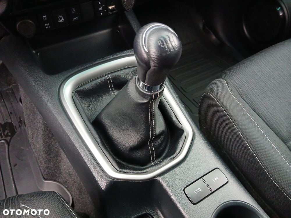 Toyota Hilux 2.8 D-4D Double Cab SR5 4x4 - 33