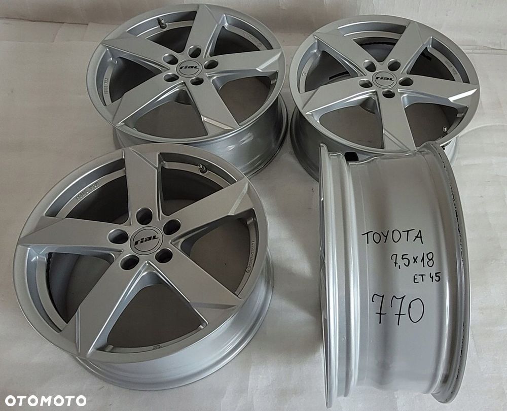 FELGI RIAL TOYOTA RAV4 IV 7,5x18 18 ET45 5X114,3 60,1 - 16