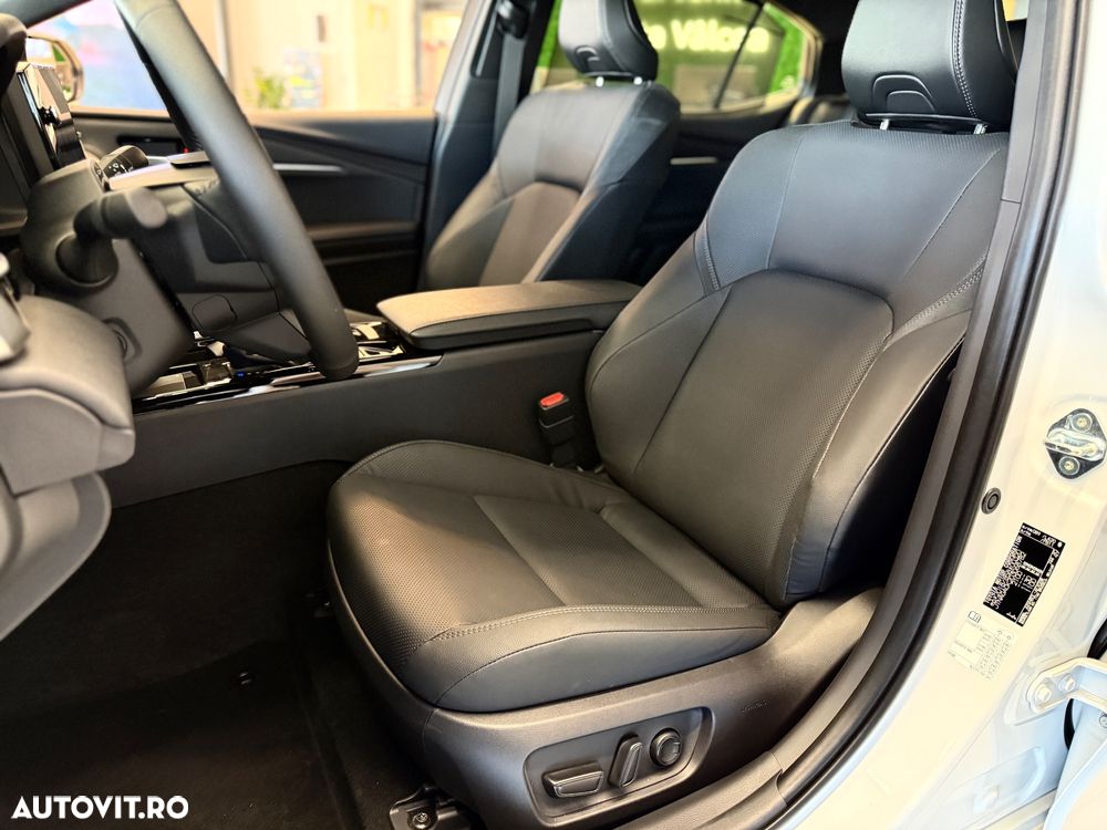 Toyota Camry 2.5 HEV Luxury - 25