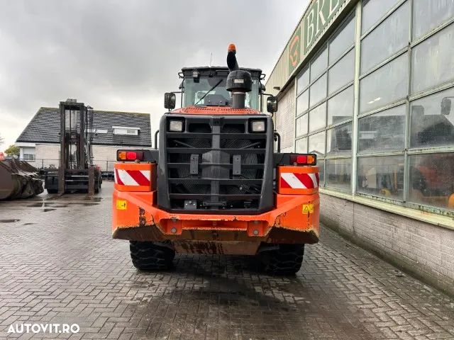 Hitachi ZW 180-6 - 11