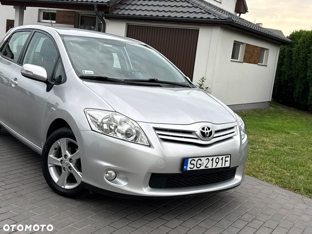 Toyota Auris - 1