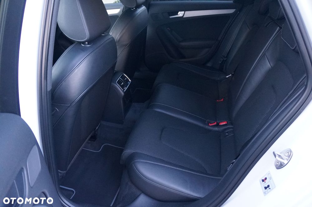 Audi A4 Avant 2.0 TDI DPF clean diesel S line Sportpaket - 36