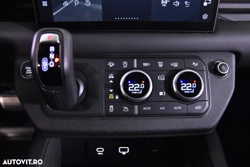 Land Rover Defender - 16