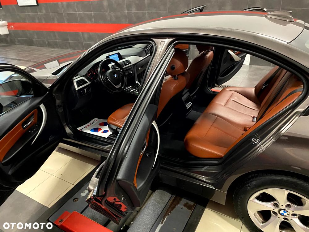 BMW Seria 3 316d Sport Line - 16