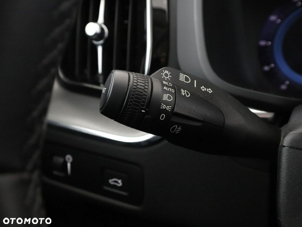 Volvo XC 60 B4 D Core - 35