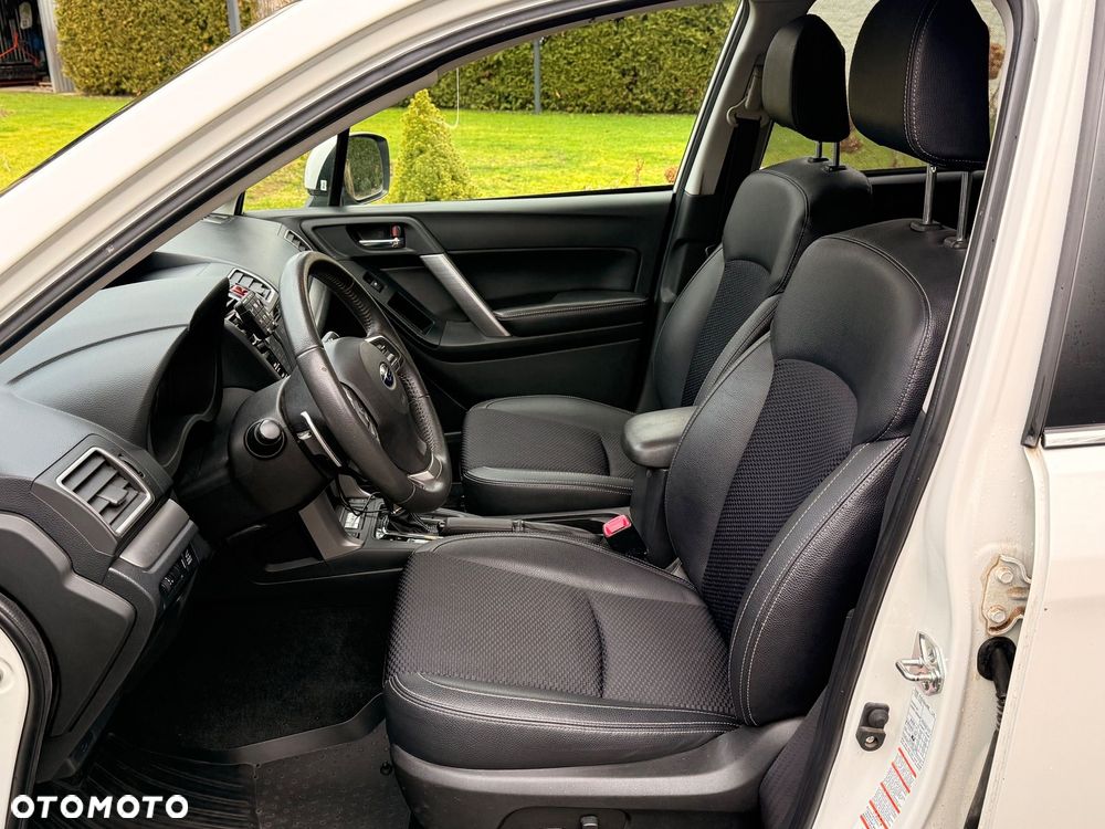 Subaru Forester 2.0 XT Comfort Lineartronic - 11