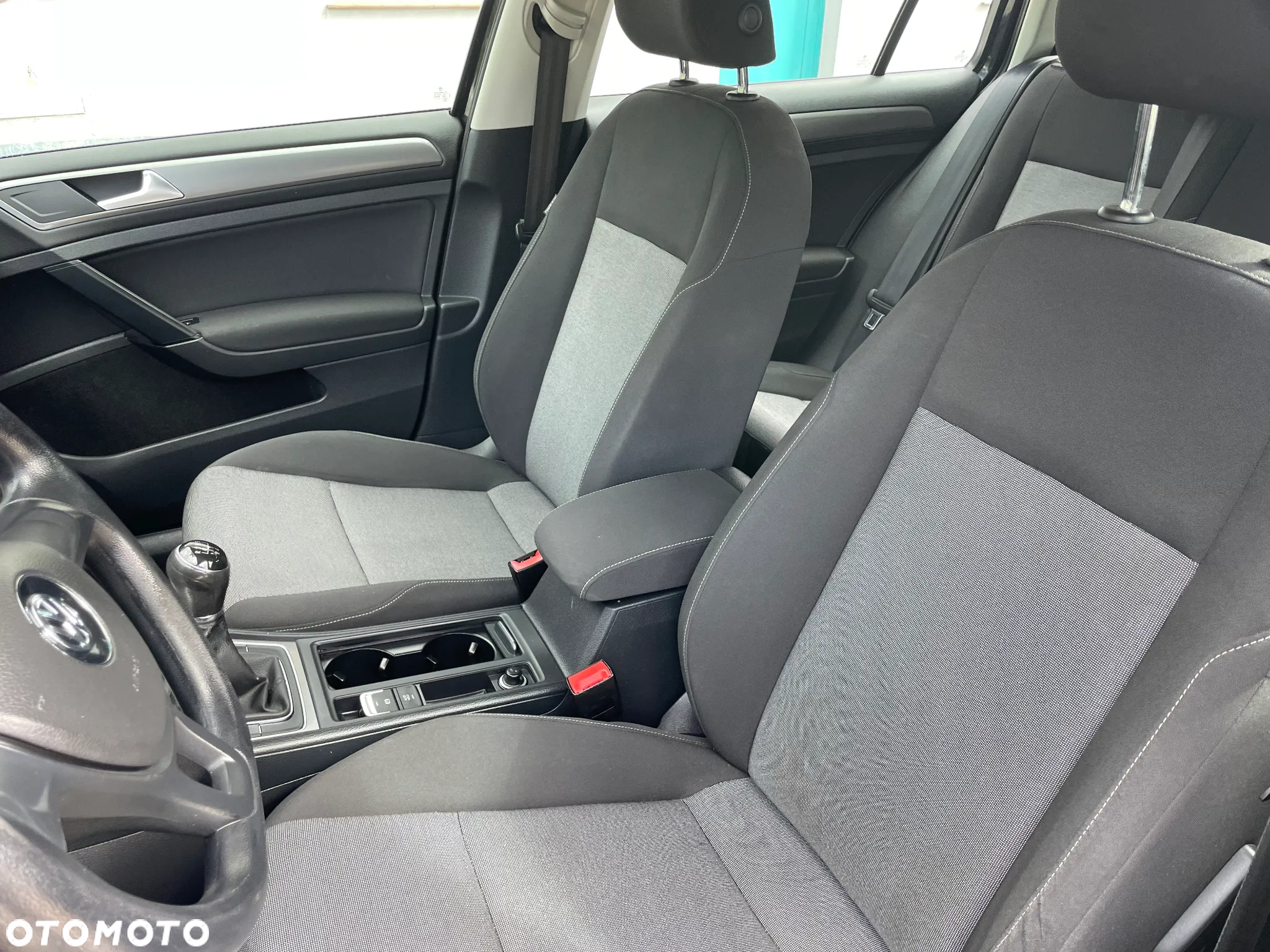 Volkswagen Golf 1.6 TDI BlueMotion Technology Comfortline - 13