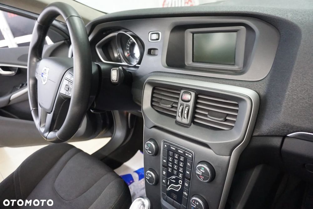 Volvo V40 D2 - 21
