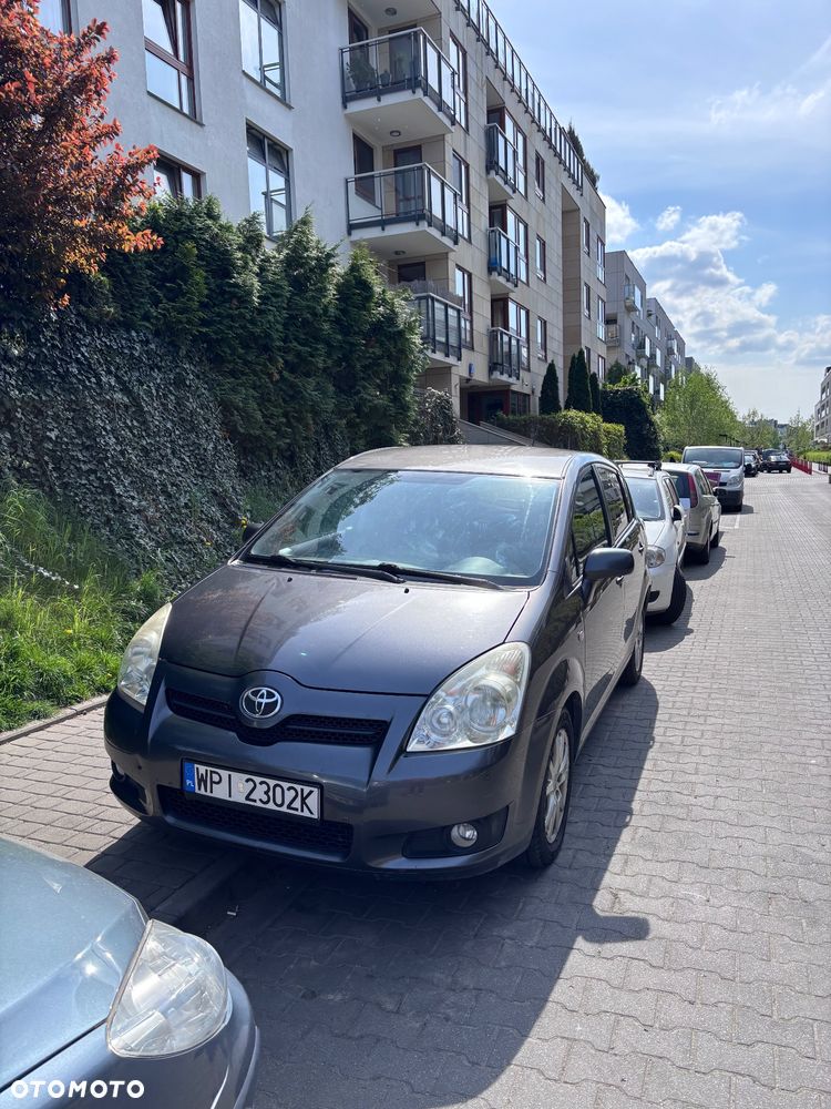 Toyota Corolla Verso - 1