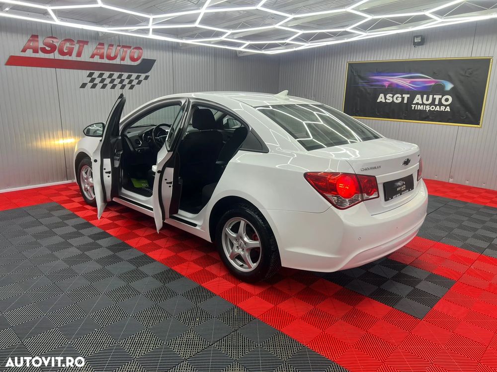 Chevrolet Cruze - 16