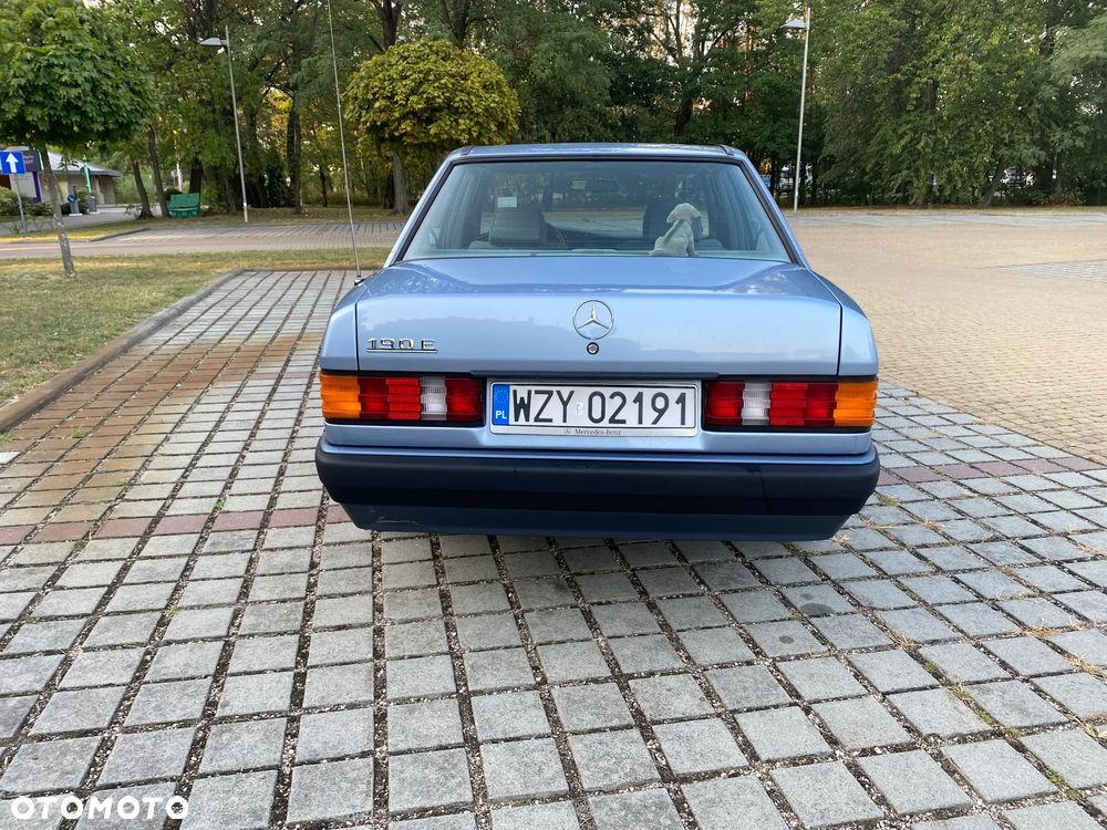 Mercedes-Benz W201 (190) - 4