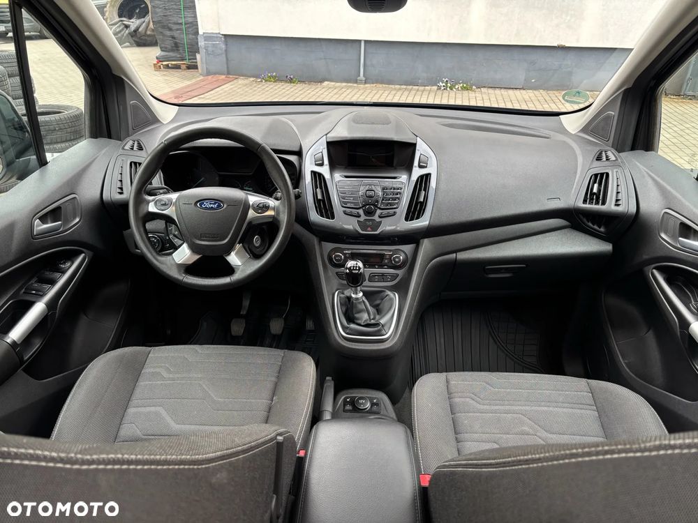 Ford Tourneo Connect 1.5 TDCi Start-Stop Titanium - 24