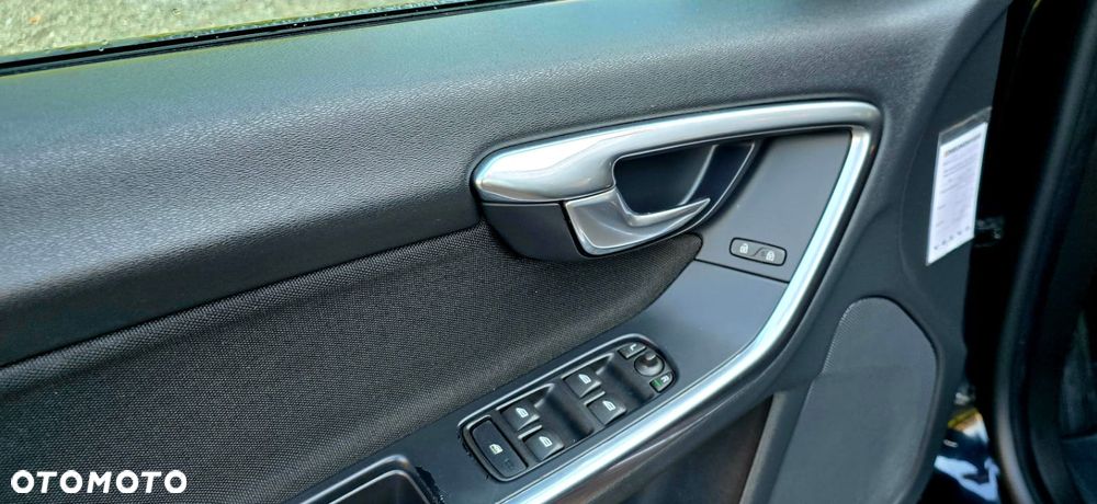 Volvo V60 T3 Edition Pro - 12