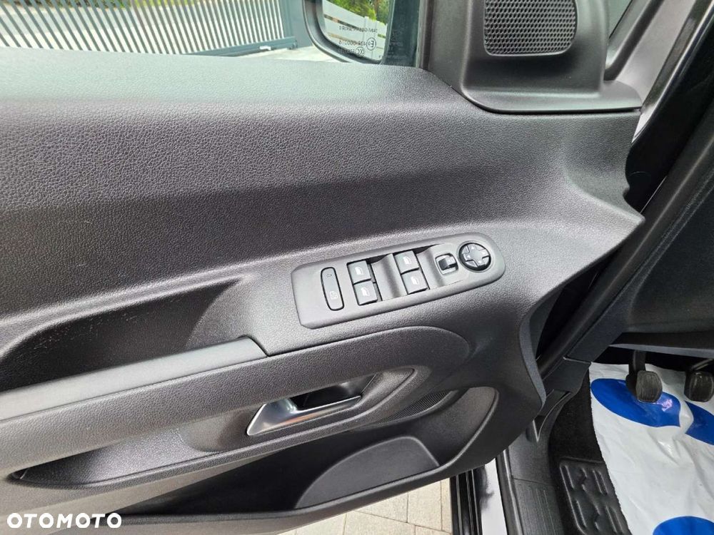 Opel Combo - 12