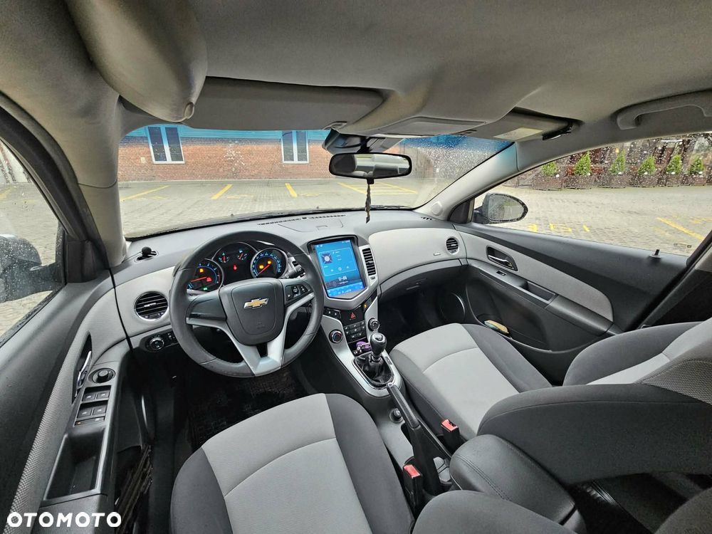 Chevrolet Cruze 1.6 LS - 15