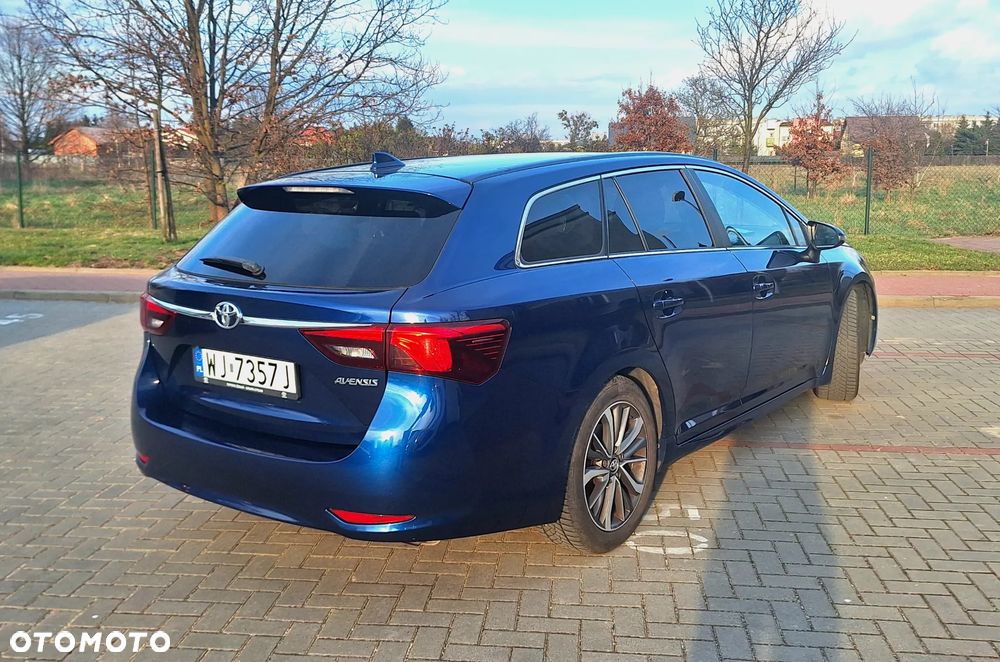 Toyota Avensis 1.8 Premium - 4