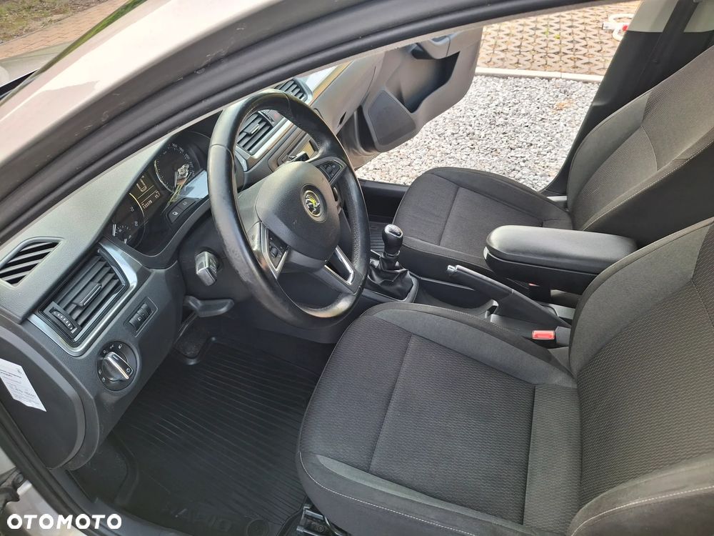 Skoda RAPID 1.2 TSI Ambition - 10