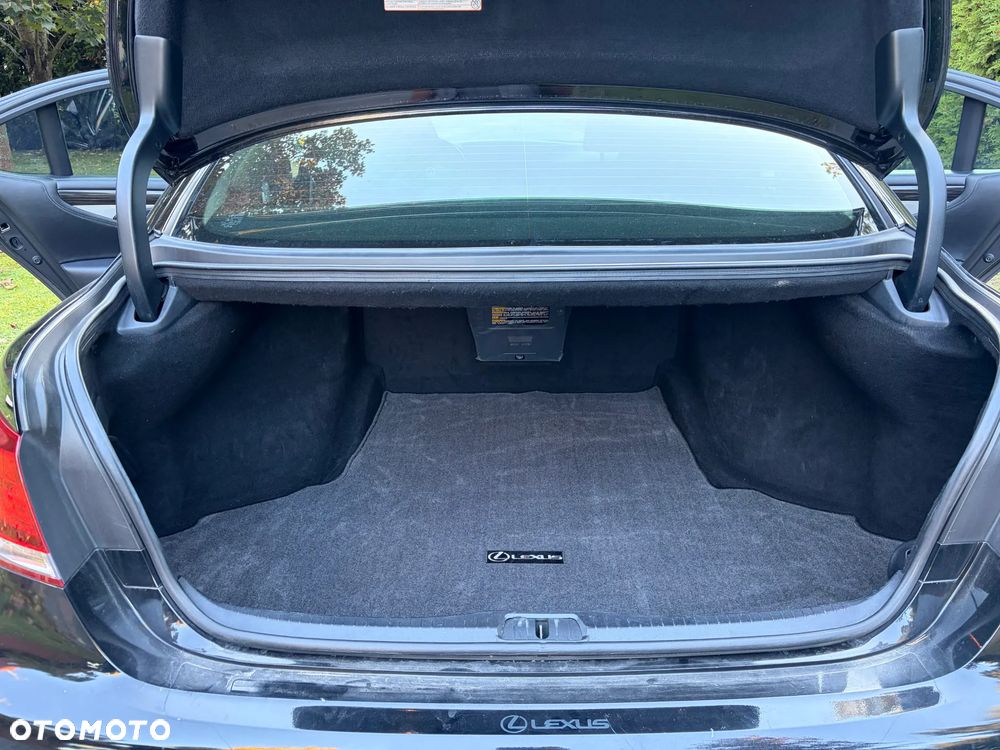 Lexus LS - 9