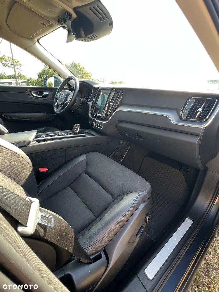 Volvo XC 60 B4 D AWD Momentum - 13