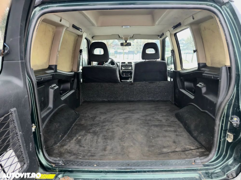 Nissan Terrano 2.7 TD Comfort - 8