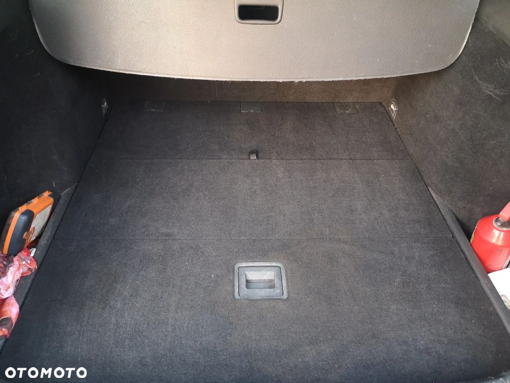 Volkswagen Golf 1.6 TDI BlueMot Trendline DSG - 32