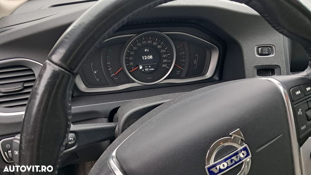 Volvo S60 D2 DRIVe Momentum - 2