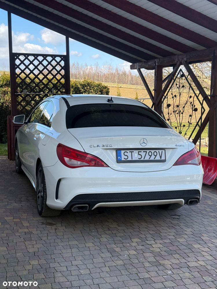 Mercedes-Benz CLA 250 4-Matic AMG Line - 4