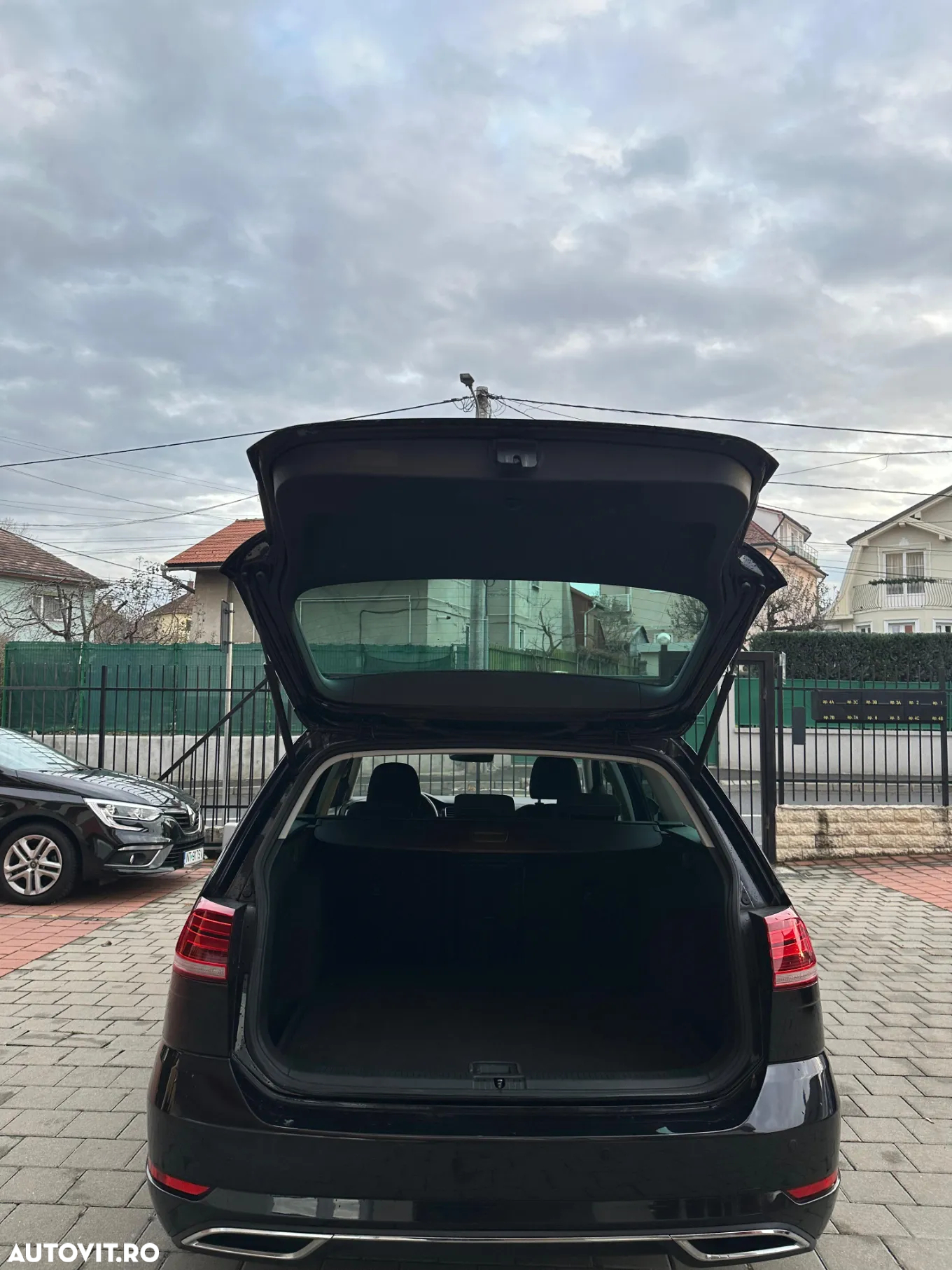 Volkswagen Golf 1.6 TDI DSG Highline - 22