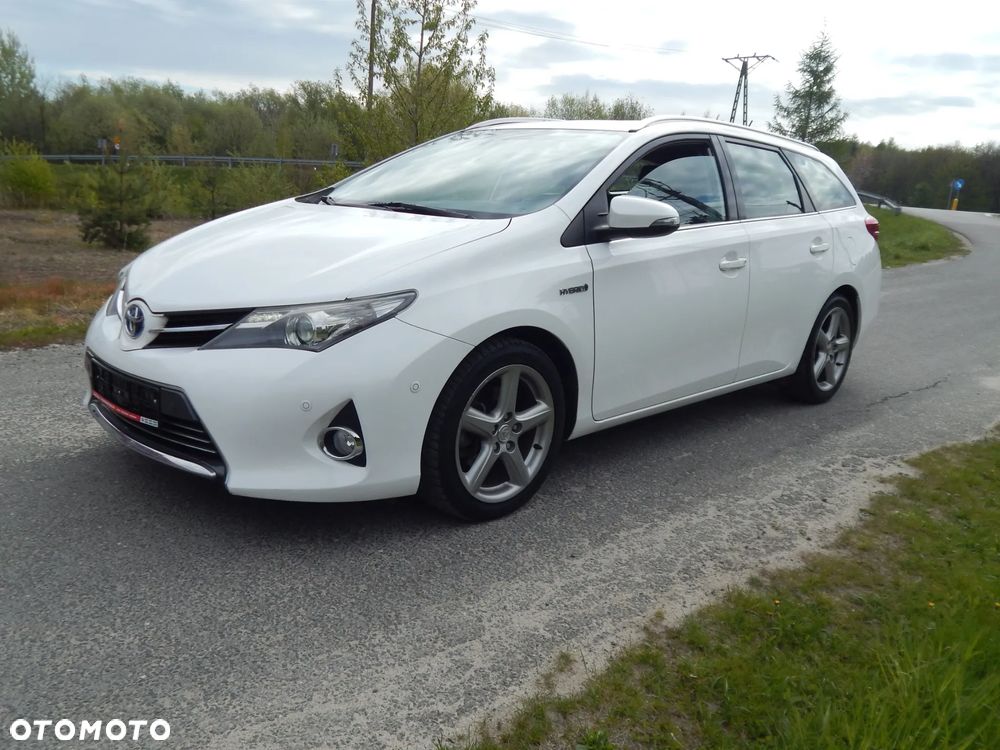 Toyota Auris 1.8 HSD Luna - 2