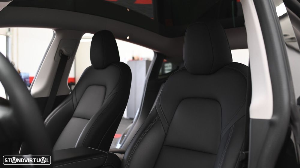 Tesla Model Y Tração Traseira - 43
