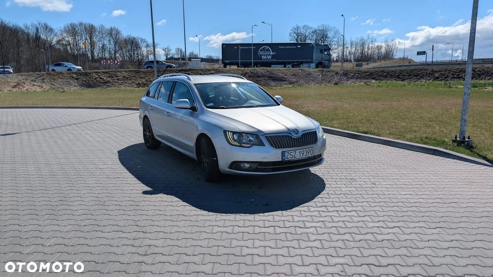 Skoda Superb 2.0 TDI Family DSG - 2