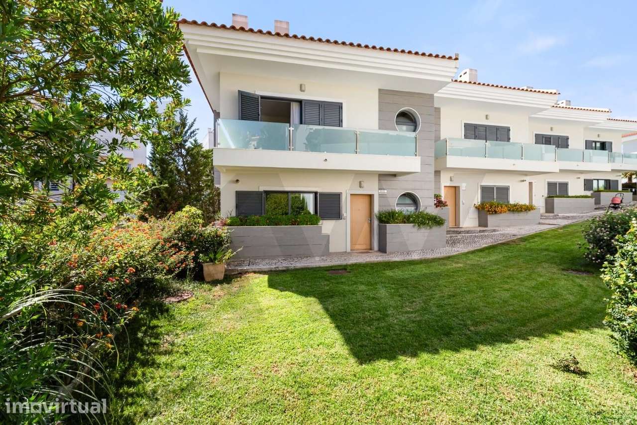 Moradia T3+1 com Tertaço, Piscina e Garagem para 3 Carros no Estoril - Grande imagem: 2/24